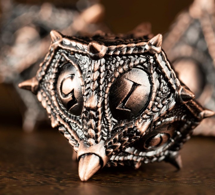 Metalowe Kostki Dungeon and Dr – Dice Tower Wooden recenzja i cena